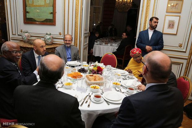 ضیافت افطار محمد جواد ظریف وزیر امور خارجه با مقامات فرانسوی