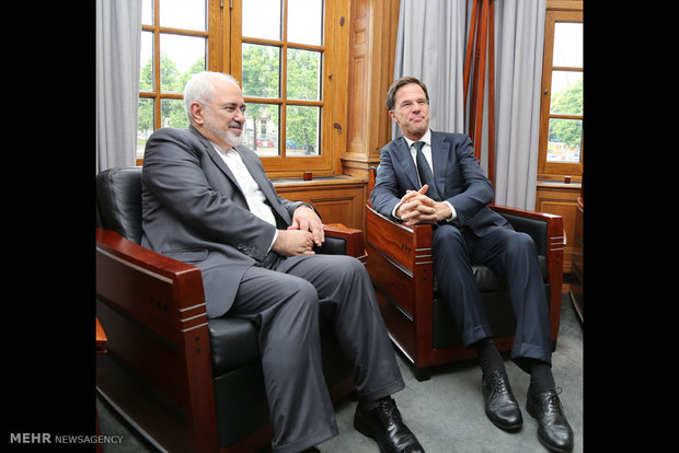 Zarif, Dutch PM hold talks on bilateral ties