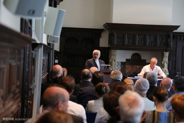 Zarif addresses Clingendael Institute in Netherlands