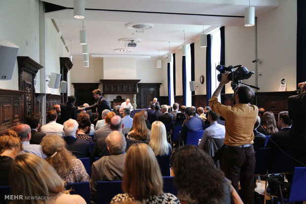 Zarif addresses Clingendael Institute in Netherlands