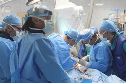 تعویض دریچه آئورت بدون عمل جراحی قلب برای اولین بار دراستان بوشهر
