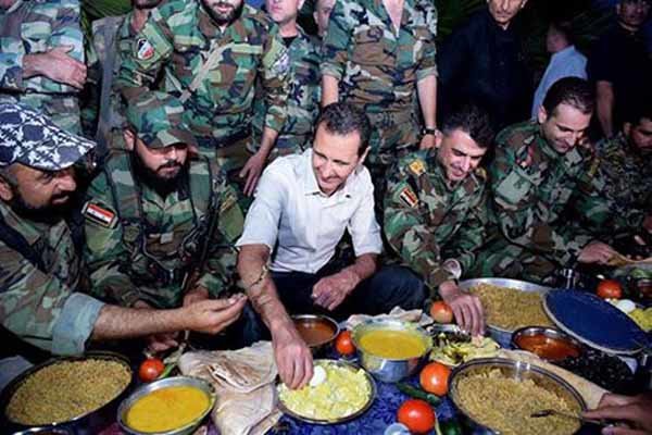 Video: President Assad pays visit to SAA front lines