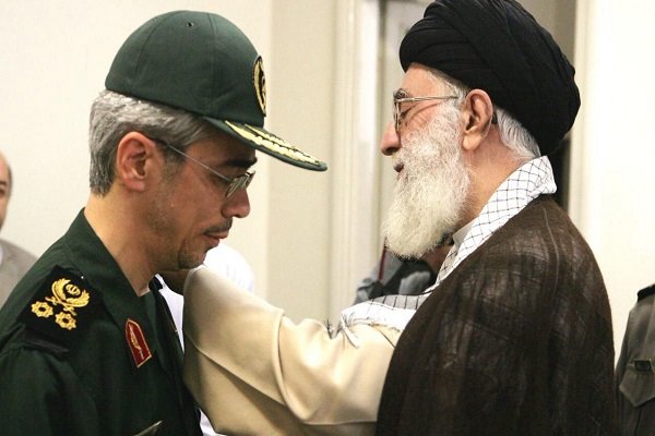 قائد الثورة يعيّن اللواء محمد حسين باقري رئيسا لهيئة أركان القوات المسلحة الايرانية 