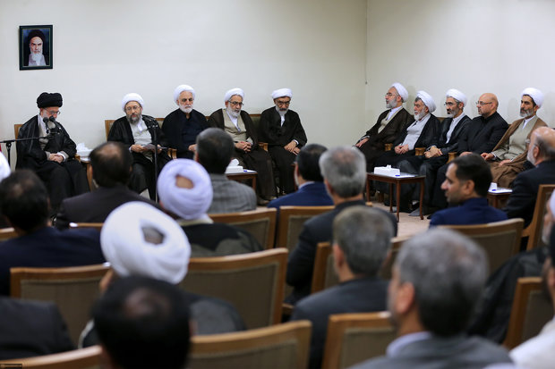 Leader receives Judiciary head and officials