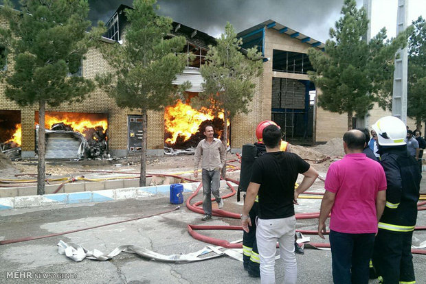 آتش سوزی در کارخانه ظروف یکبار مصرف شاهرود