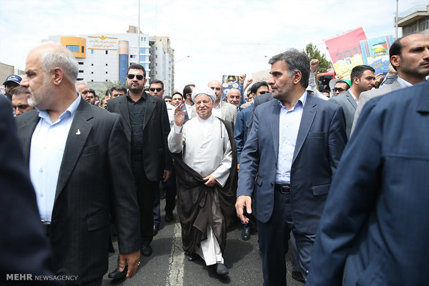 مشاركة آية الله هاشمي رفسنجاني في مسيرة يوم القدس العالمي