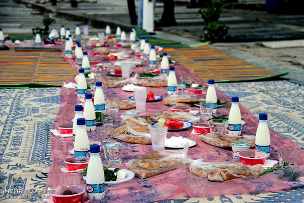 مراسم افطاری برای ۲۲۰۰مددجوی شهرستان بهمئی برگزار شد 