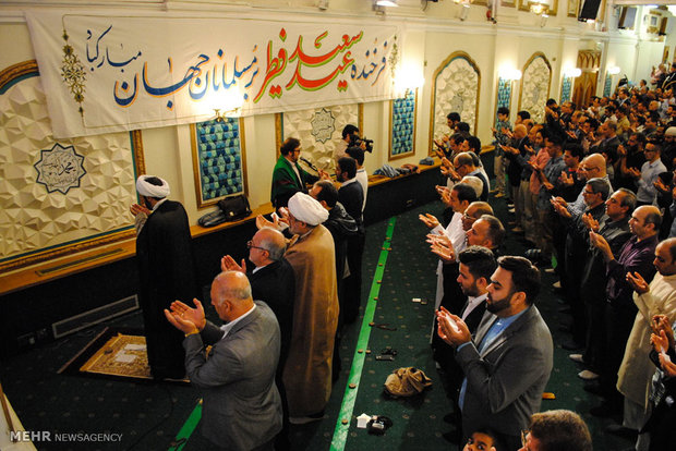 اقامه نماز عید سعید فطر در مرکز اسلامی انگلیس