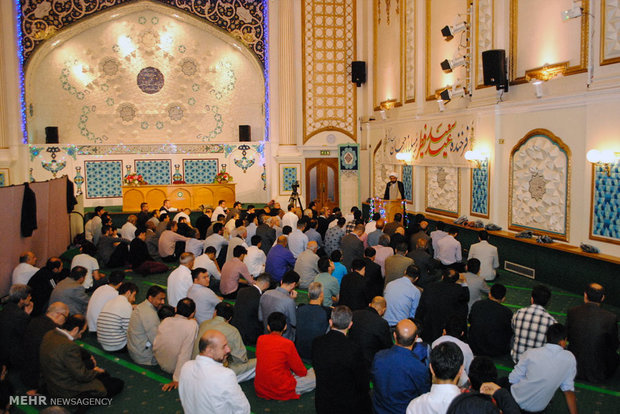 اقامه نماز عید سعید فطر در مرکز اسلامی انگلیس