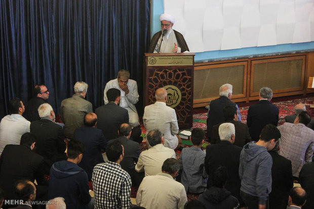 Eid al-Fitr prayers in Hamburg