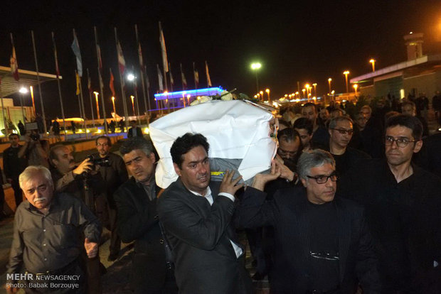 Kiarostami's body flown back to home for funeral