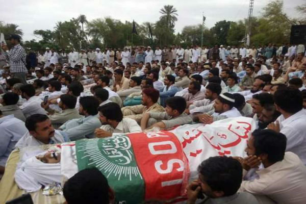 تجمع اعتراض آمیز شیعیان پاکستان در پی ترور یکی از وکلای شیعی