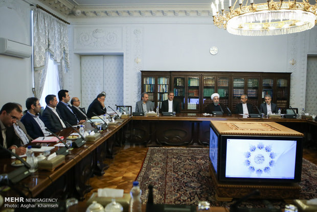 Government economic staff meeting