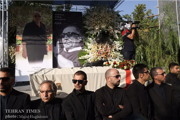 Fans, artists bid farewell to Abbas Kiarostami