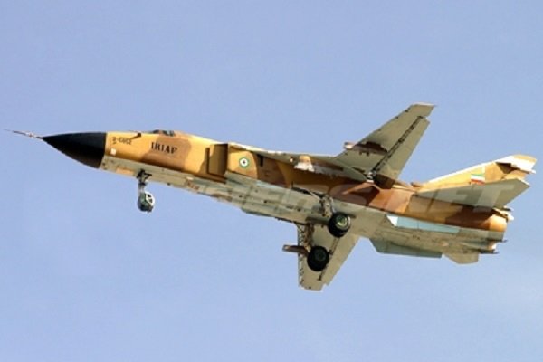 Iranian fighter jet crashes in Estahban