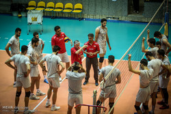 بازیکنان تیم ملی والیبال برای المپیک معرفی شدند/ فرهاد ظریف خط خورد
