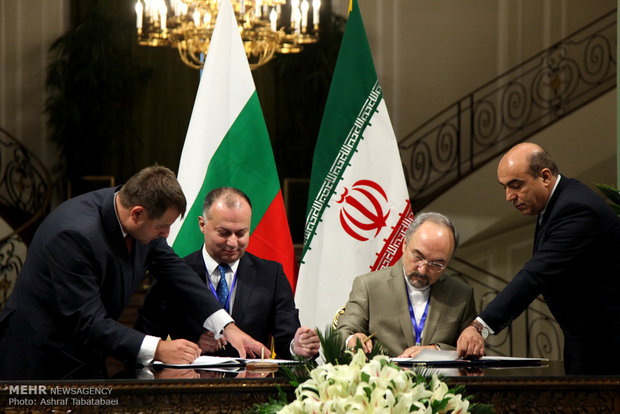 Iranian, Bulgarian officials held presser