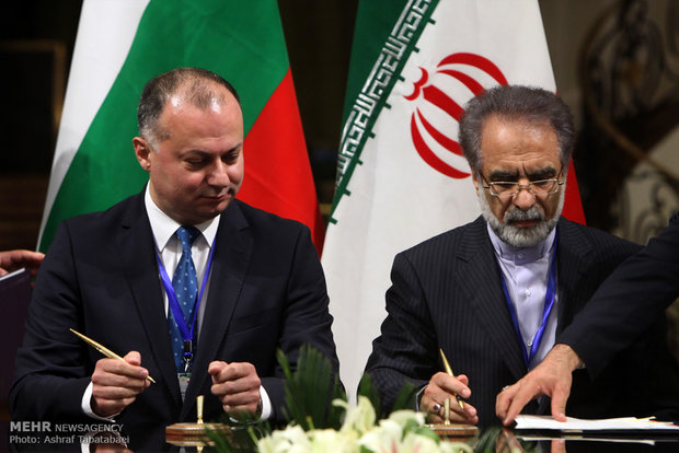 Iranian, Bulgarian officials held presser