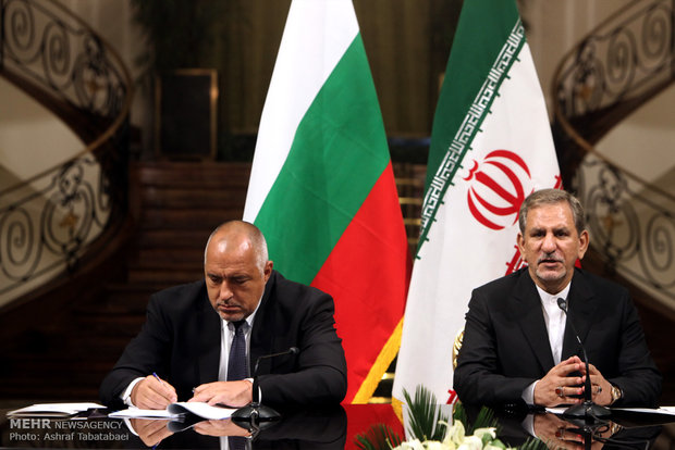 Iranian, Bulgarian officials held presser