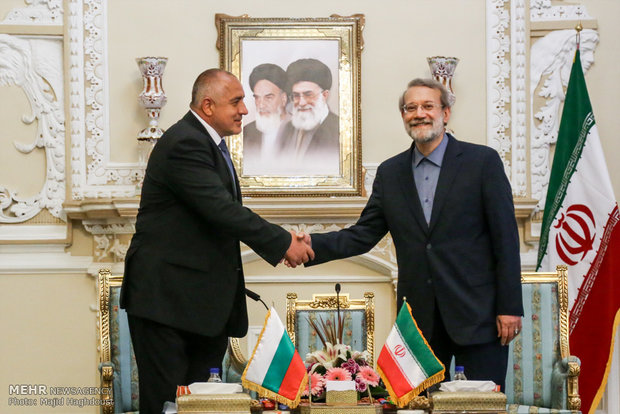 Larijani meets with Bulgaria's PM in Tehran