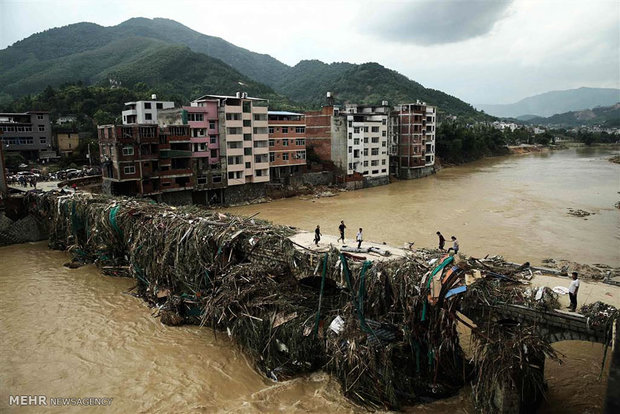 چین میں طوفانی بارشوں سے480 سال پرانا پُل ٹوٹ گیا
