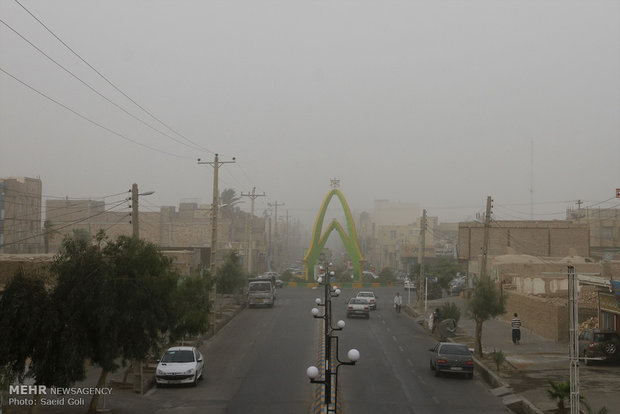 آسمان تمامی شهرهای سیستان و بلوچستان غبارآلود است