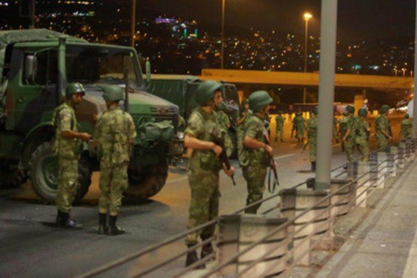 ترک فوج کی صدر اردوغان کی حکومت کا تختہ الٹ کر اقتدار پر قبضہ کرنے کی کوشش/ فوجی بغاوت ناکام