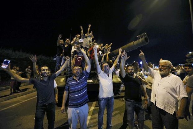 کودتای نظامی در ترکیه/اردوغان: با کمک مردم کودتا شکست خورد