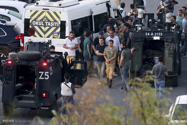 وزير العدل التركي: اعتقال 6000 شخص على خلفية الانقلاب العسكري الفاشل