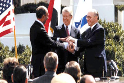 خیزش احزاب و دهها شخصیت مصری علیه معاهده «کمپ دیوید»