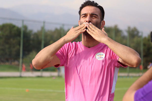 خداحافظی رسمی مدافع پیشین استقلال از فوتبال