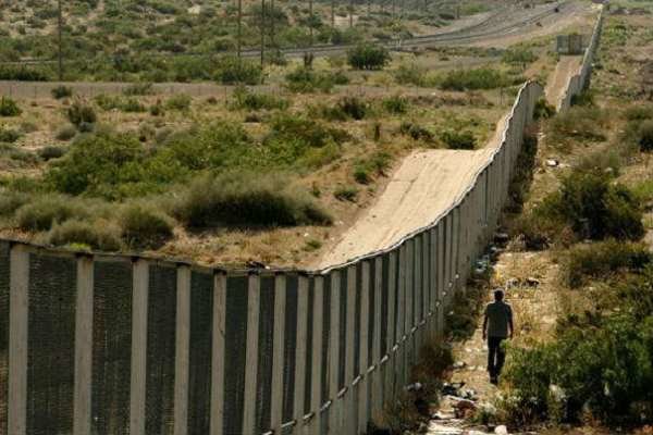 میکسیکو سرحد پر دیوار کی تعمیر کیلئے ایک ارب 40 کروڑ ڈالر کی فنڈنگ کا معاہدہ