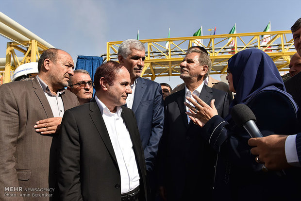 1st VP opens ammonia, urea unit of Shiraz Petchem Facility