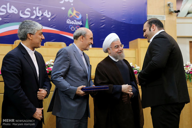 Rouhani meets Iran’s Olympics convoy 