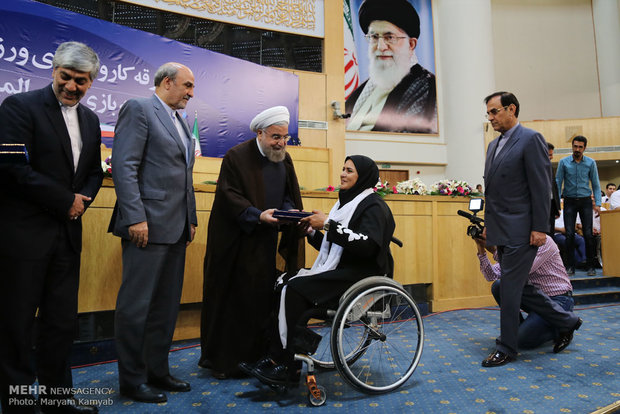 Rouhani meets Iran’s Olympics convoy 