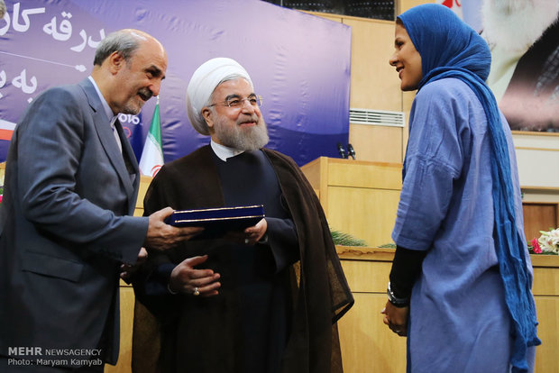 Rouhani meets Iran’s Olympics convoy 