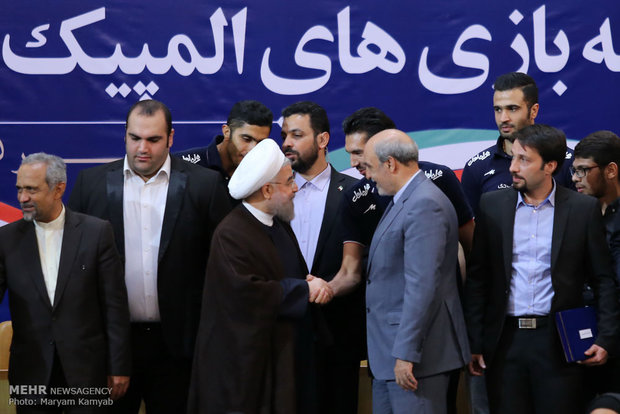 Rouhani meets Iran’s Olympics convoy 