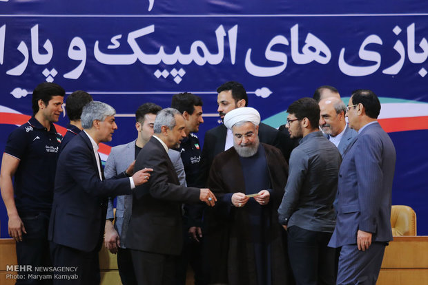 Rouhani meets Iran’s Olympics convoy 