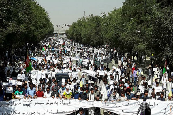 انفجارهای انتحاری در میان تظاهرات کنندگان کابل/دهها نفر کشته شدند
