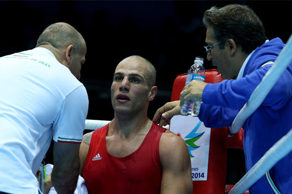 Iranian boxer bitterly loses Olympic bout