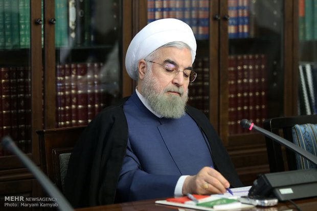 Ruhani'den Ukraynalı mevkidaşına kutlama mesajı Ruhani'den Ukraynalı mevkidaşına kutlama mesajı