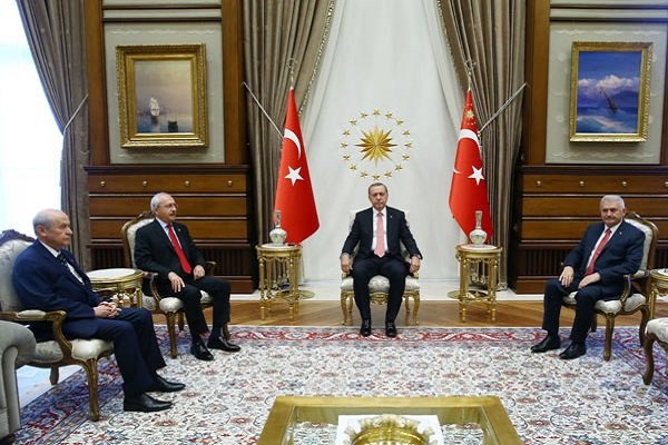 Erdoğan, Kılıçdaroğlu ve Bahçeli ile bir araya geldi