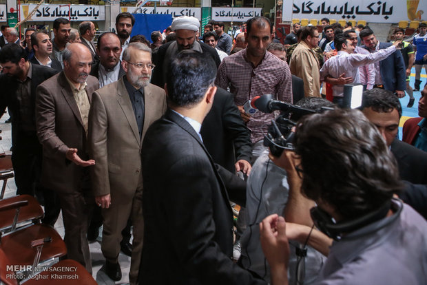 Parl. speaker visits Iran's teams preparing for Rio 2016