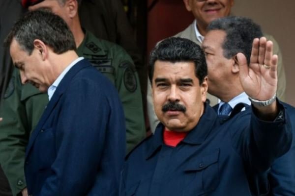 Maduro ile iş yapan yabancı bankalara yaptırım Maduro ile iş yapan yabancı bankalara yaptırım