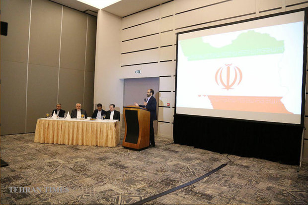 Zarif arrives in Ghana on his West Africa tour