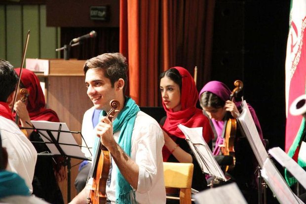 ارکستر نوجوانان ایران می نوازد/رونمایی از مجموعه کتاب‌های دوزبانه