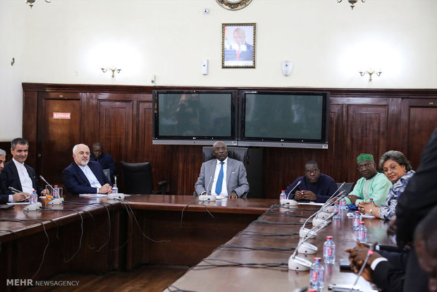 Zarif meets with Ghanaian Parl. speaker