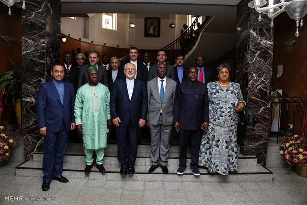 Zarif meets with Ghanaian Parl. speaker