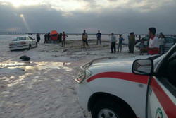 امدادرسانی هلال احمر خراسان جنوبی به ۴۵ نفر گرفتار در برف و کولاک