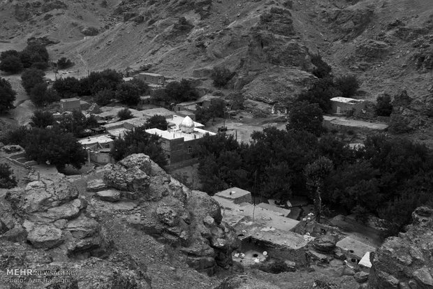 روستای دیک درق (دیح دره) یکی از روستاهای دور افتاده استان اردبیل